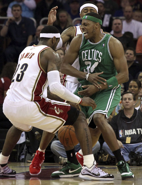 后一个出局 后一个出局